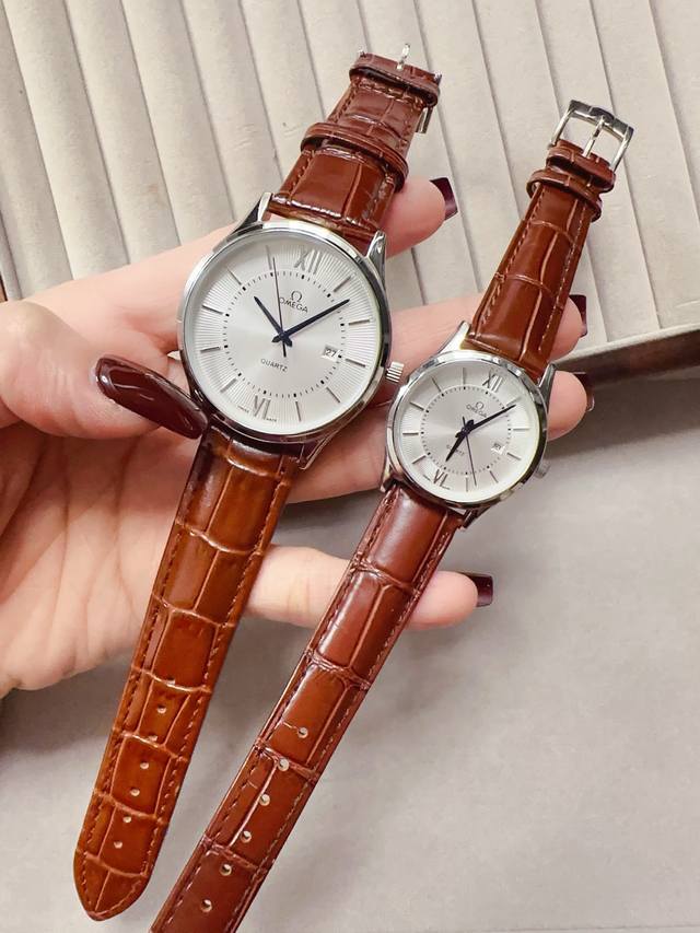 白 金300欧米茄 情侣对表 原装进口石英机芯 矿物质玻璃镜面 316L精钢表壳 直径男40Mm女30Mm 厚8Mm如果今天的阳光停止了它耀眼的光芒 那么你的一