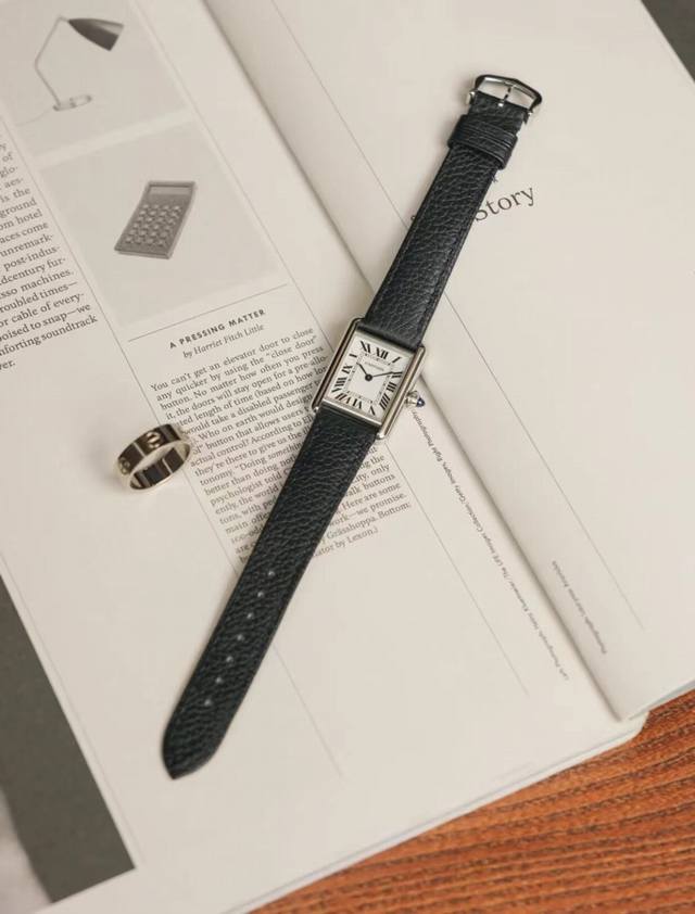 Dr 卡地亚Tankmust火爆来袭 坦克系列在很多人心中都是梦想之表 经典 优雅风格 1.极致的壳套 超级大厂瑞士A级品质外壳精工制造 满级原装的体验 无论是