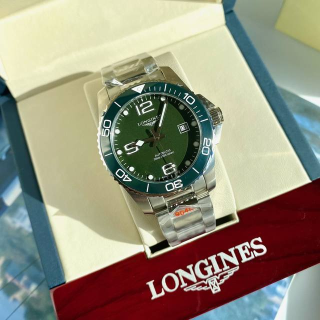 2630全新调控康卡斯来袭 升级不加略幅调机智] 时尚运动 亲民低廉 腕表万首荐款 又称浪情水鬼 经典康卡斯系列男士腕表 他赋予更多的时尚 让经典款式更年轻化