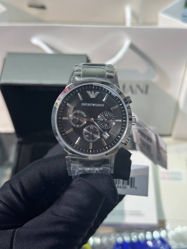 独家实拍图原单Armani 阿玛尼经典休闲商务款男士型号Ar2434黑色表盘 三眼设计 搭载瑞士石英计时机芯 316精钢表带 表盘直径43Mm 矿物质玻璃镜面