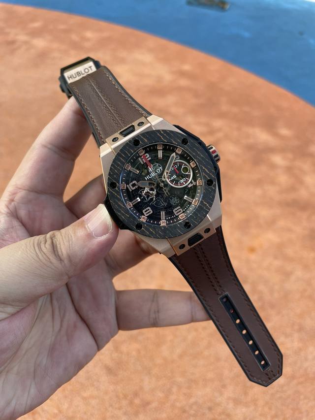 Hbf Factory 恒宝Hublot 宇舶表年度最佳复刻作品 Blg Bang系列401.Oq.0123.Vr碳纤维表圈 复合材质表圈的层次结构 仅限独特魅