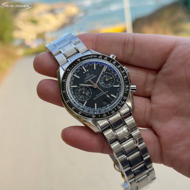 tvs皮带 -钢带 欧米茄超霸系列赛车计时腕表44.25毫米至臻天文台计时表 型号 329.32.44.51.01 1 1957年 欧米茄推出专为赛车运动而设计