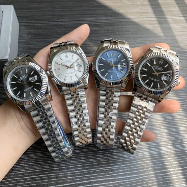 劳力士蚝式恒动日志型 41Mm腕表 蚝式表壳搭配三角坑纹外圈 表壳及表耳两侧折射出淡雅光泽 令41毫米蚝式表壳的轮廓更突出 倍添魅力 劳力士腕表卓越可靠 专为日