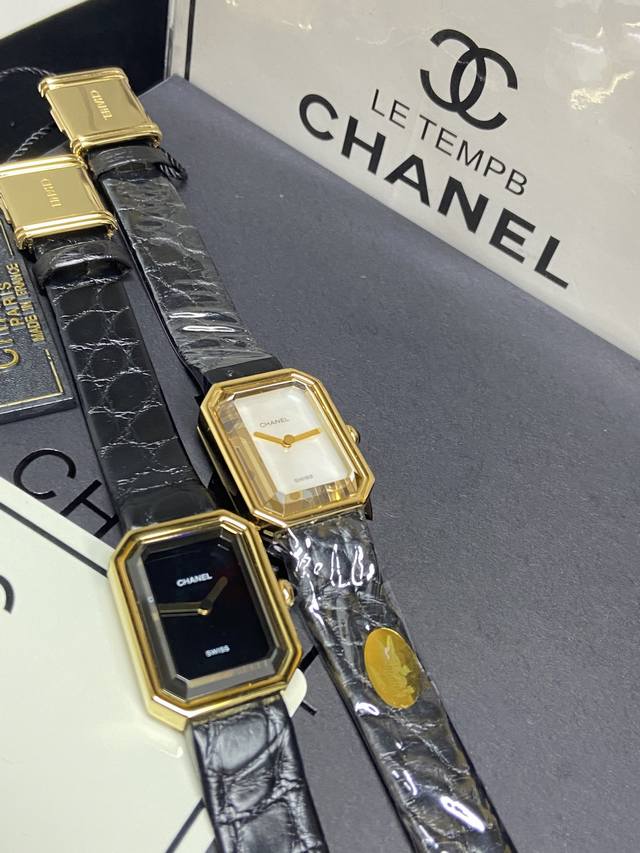 香奈儿 Vintage Chanel premiere 中古界首饰的扛把子 号称 中古第一表 Chanel手表里的2.55 说他是 中古第一表 可不是大话 在那