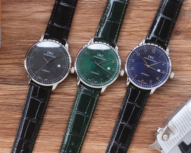 男人挚爱 三针腕表 最新 万国最佳设计独家首发 类型 精品男士腕表 表带 真牛皮表带 机芯 全自动机械机芯 镜面 矿物质强化玻璃 更高清 品味高雅 浩瀚大气 匠