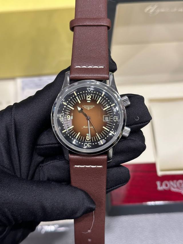 独家实拍图经典传奇系列 原装开模 好货不怕迟 经典再现 经典Legend Diver传奇系列 潜水腕表 一款不会烂大街不会撞款 百搭商务休闲等多重场合的腕表问世