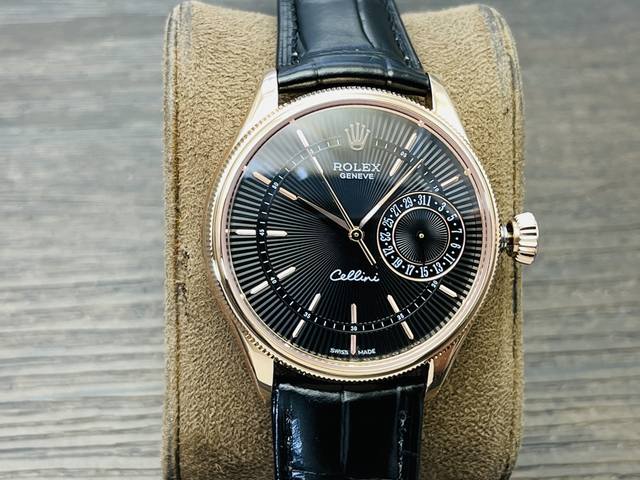 Vr Factory 最新力作 劳.力士Rolex切利尼日历型 强势来袭 真正的机芯功能 跟正品一样的体验 细节方面 尺寸 39毫米 厚度11.5毫米 机芯 搭