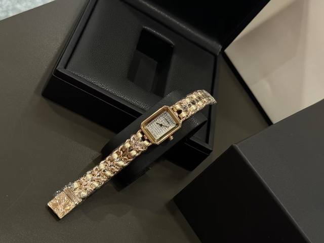 专柜全套包装 小香 小羊皮 中古手表来喽 小方糖 有品位的小姐姐必入款 小红书特别推荐款 进口石英机芯 全钢表头 最新 满钻 可遇不可求的爆款 我家做的是高版本