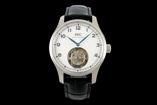 Rms 万国陀飞轮新款推出 尺寸43Mm 在Iwc万国表 只有经验最为丰富的制表大师才被赋予打造陀飞轮腕表这一珍品的重任 并全权负责 直至最后一个工序 早在上世