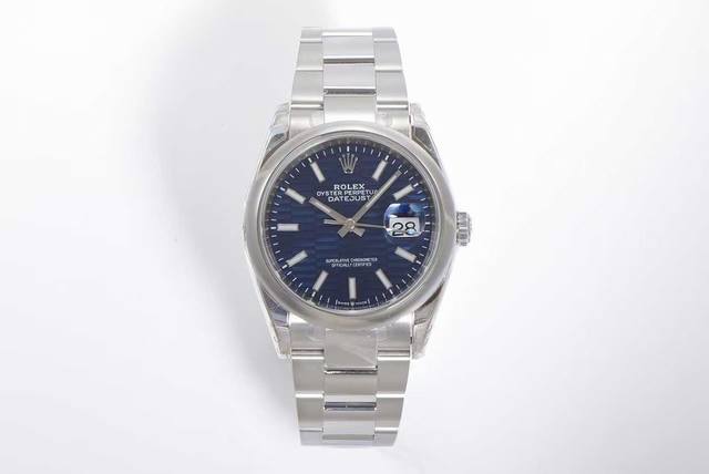 限量推荐 日志型系列M126200-0022腕表 精钢表壳表链 摺叠蚝式带扣配5毫米易调链节延展系统 蚝式钢 纪念型 五格链节 旋入式双扣锁双重防水系统 蓝色表