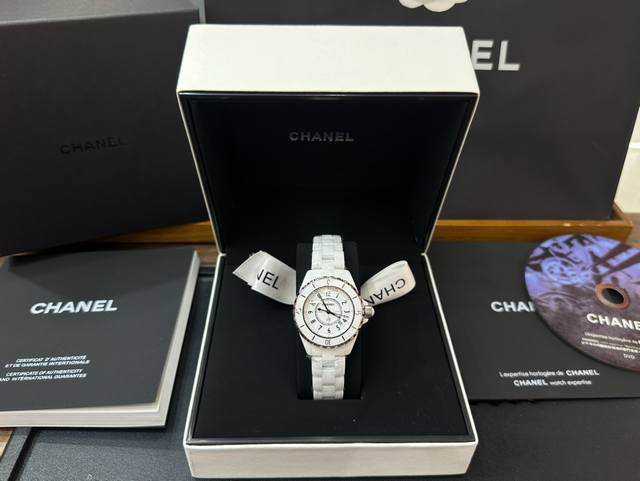 香奈儿J12 33Mm直径 原装瑞士石英机芯 进口陶瓷工艺