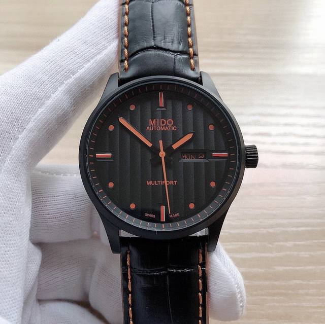Mido 美度 原单品质 高端指挥官系列 自动机械男表 搭载进口稳定机械机芯 40Mm表径 蓝宝石玻璃 大气设计渗透着美度一如既往的豁达与自信 原厂壳套 50米