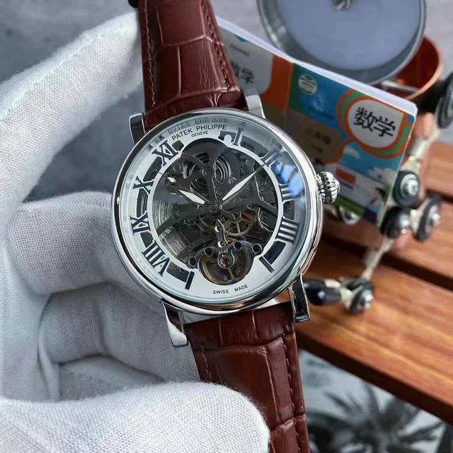 白 金610品牌: 百达翡丽 飞轮新品 商务休闲 奢华大气类型 精品男士腕表 新品 表带 真牛皮表带 舒适 316L精钢表带 耐用 机芯:高级机械机芯 稳定 材