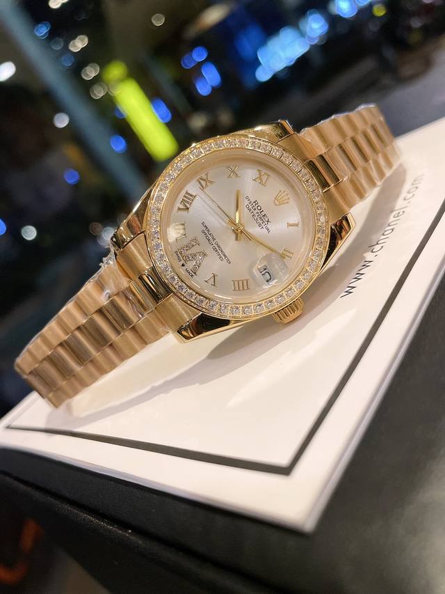 劳力士 日志 系列经典女款 实芯五珠钢带-原装压扣 小红书火爆推荐 设计显出独特高贵优雅女神气质 316精钢表壳搭配施华洛世奇水晶钻石 纯手工镶嵌而成 女性气质