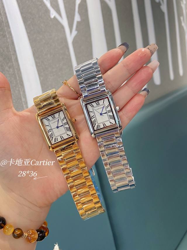 坦克 入门级 卡地亚坦克系列复古腕表 Tank 坦克系列 字面采用立体凸出 石英机芯 中号28Mmx36Mm 细节打磨 指针颜色 把头弧度 颜色分配 白壳 黄金