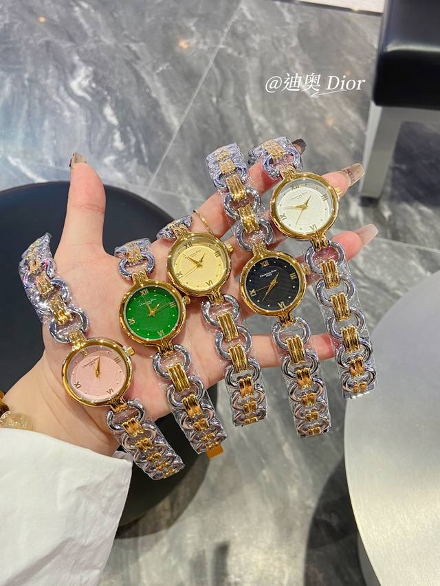 中古宝藏手表 Dior迪奥时尚魔头女表 上手巨推啊 变盘尺寸32Mm不大不小 简直是女生的最爱是 太阳纹面 带上特别显气质 浓浓的中古风