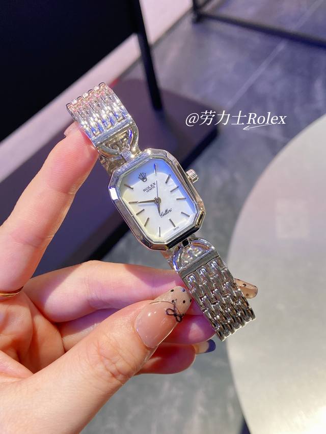 新款推荐小方块 劳力士 25Mm精致小表女款爆款推荐 设计显出独特高贵优雅女神气质 不显浮华的风格广受女神喜爱 逐渐深刻人心 工艺精湛 糅合尊贵 典雅和独特气质