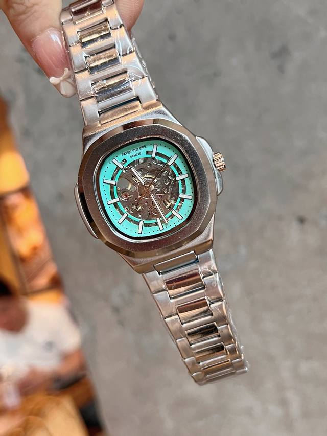 钢带 百达翡丽镂空机械机芯 蕴含最优质的材料与一丝不苟的工艺 超强矿物质幻彩玻璃 真空电镀 蝴蝶结表扣