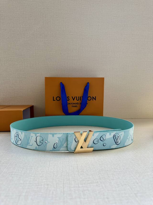 4.0 Wide Lv Aqua Double-Sided Belt Introduces Realism To Traditional Design M