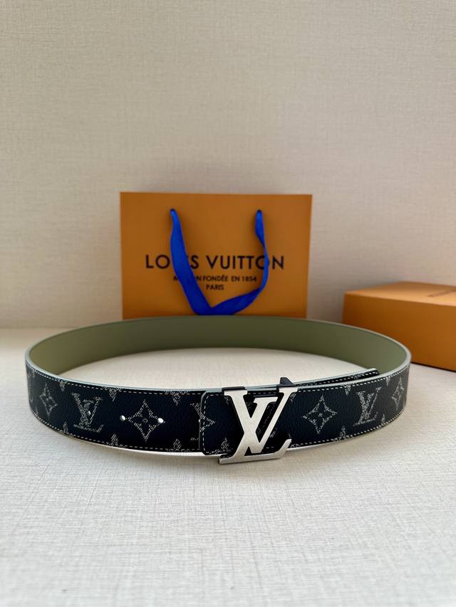 4.0 Width: The New Lv Initiales Double-Sided Belt Is From The 2025 Spring/Sum