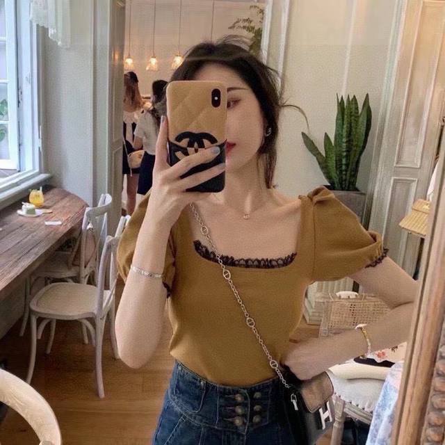 Hot-Selling Chanel Big C Mobile Phone Case With Color Matching Card Holder Mobil