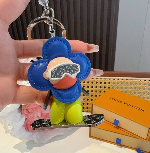 louis Vuitton Louis Vuitton Lv New Keychain Bag Pendant Car Key Pendant Vivia