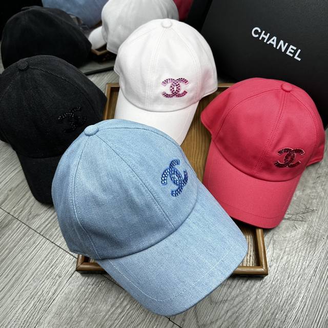 Special Offer C Home Chanel 2025 New Double-Sided Cap. The Design Of The Double-