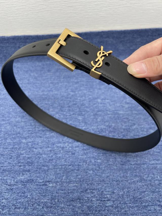 Brand Yves Saint Laurent Women's Belt No.550 3.0 Description Double-Sided Origin