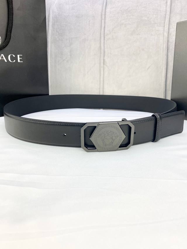 Width 4.0Cm Versaec This Fashionable Belt Is Made Of Soft Calf Leather And Decor