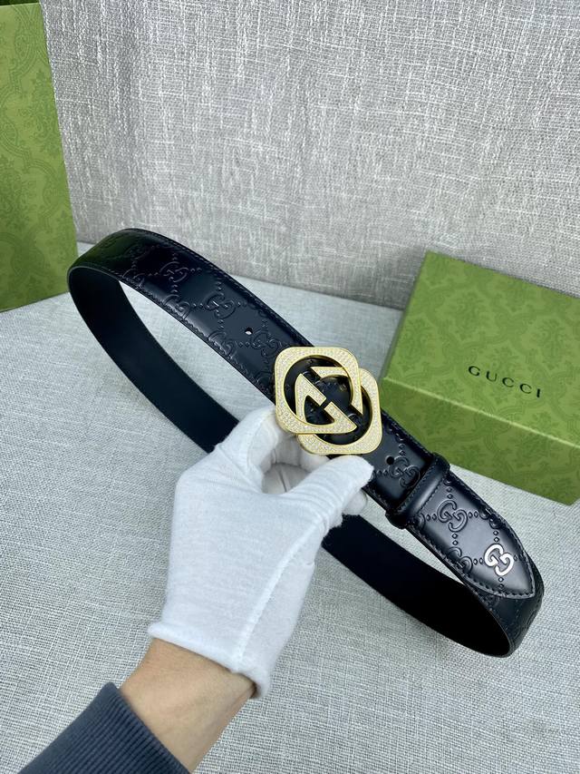 Width 4.0Cm This Original Belt Is Made Of Gucci Signature Leather With Heat Embo