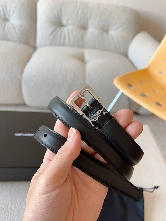 saint Laurent Saint Laurent Women's Belt Original Mold For Highlighting The E