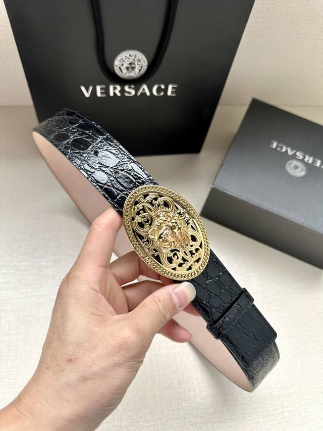 Width 4.0Cm Versace Head Logo The 3D Hollow Medusa On The Belt Buckle Gives This