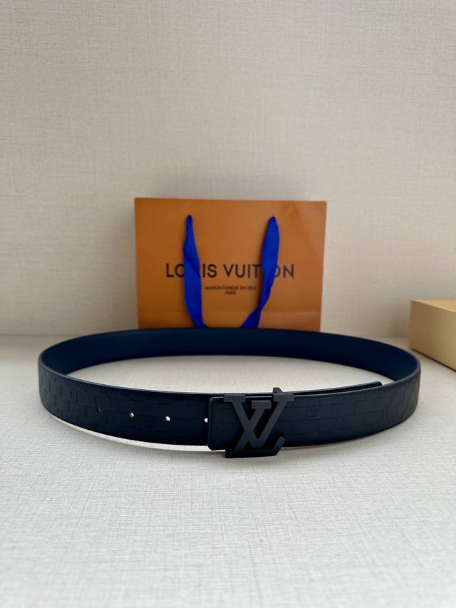 lv Pyramide Glitter 34Mm Belt Exudes Youthful Style From The Winter And Sprin