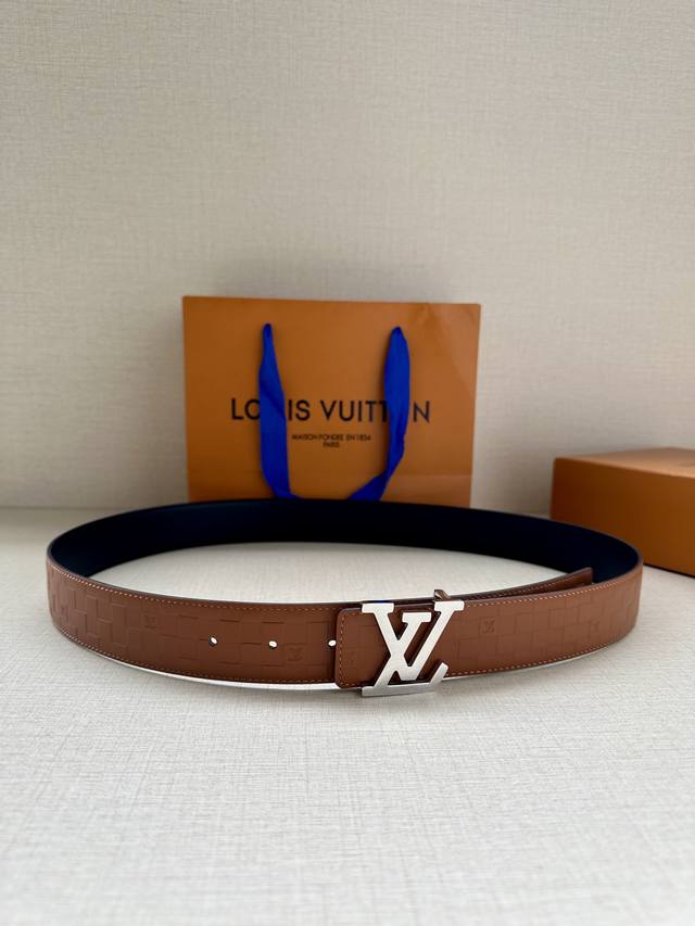 lv Pyramide Glitter 34Mm Belt Exudes Youthful Style From The Winter And Sprin