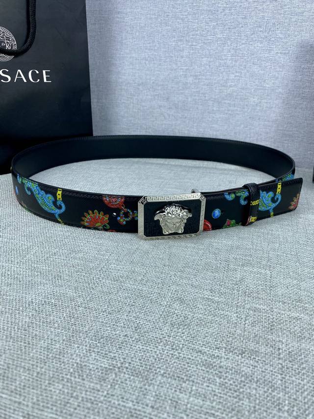 Width 4.0Cm Versace This Palazzo Belt Is Made Of Cowhide Leather And Decorated W