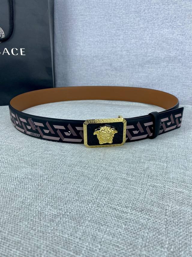 Width 4.0Cm Versace This Palazzo Belt Is Made Of Cowhide Leather And Decorated W