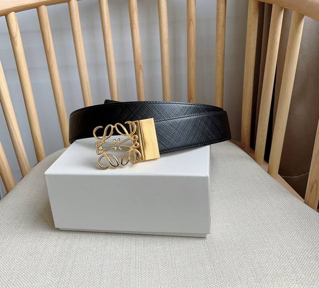 loewe Latest Belt From Loewe, Double-Sided Cowhide, Simple Shape, Exquisite M