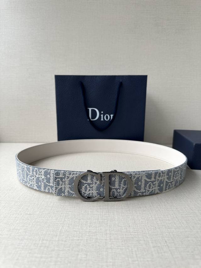 Width 3.5Cm Dior Inspired By The Iconic Bag Of The Same Name, The Montaigne Belt