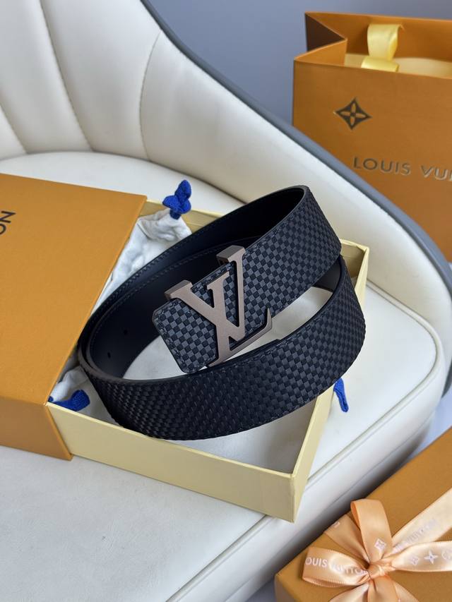 Special Lv Luxury Model Modern Decoration With Elegant And Generous Signature So