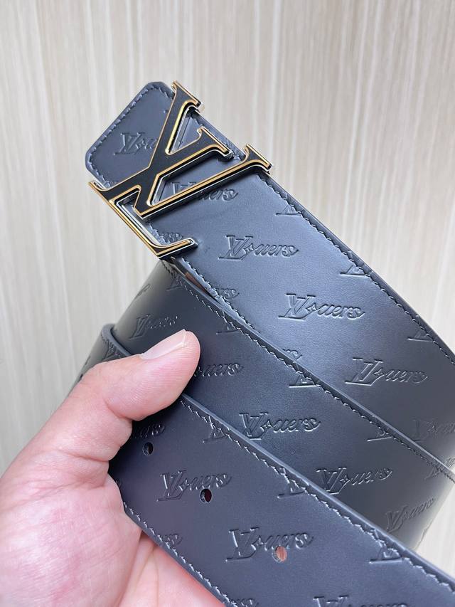 Special 4.0 New Model Of The Season, One Side Is Imported Calfskin, The Other Si