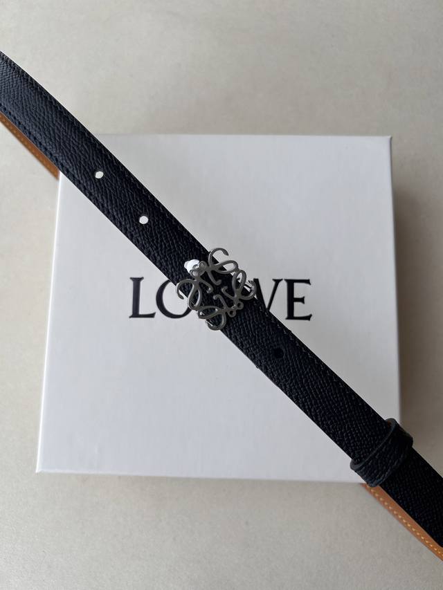 Brand: Burberry Price Size: 20Mm Belt Width Authentic Size Hardware Material: Co