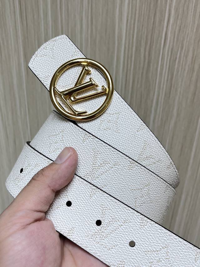 4.0 New Model Of The Season, One Side Is Imported Calfskin, The Other Side Is