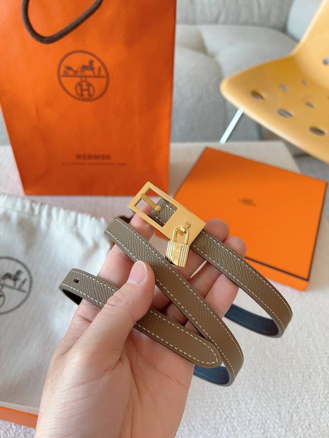 Burberry Burberry high-end fabrics are as smooth as jade silk. New products for