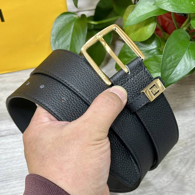 Alo 2025Ss Spring and Summer new pearl diamond pattern round neck short-sleeved