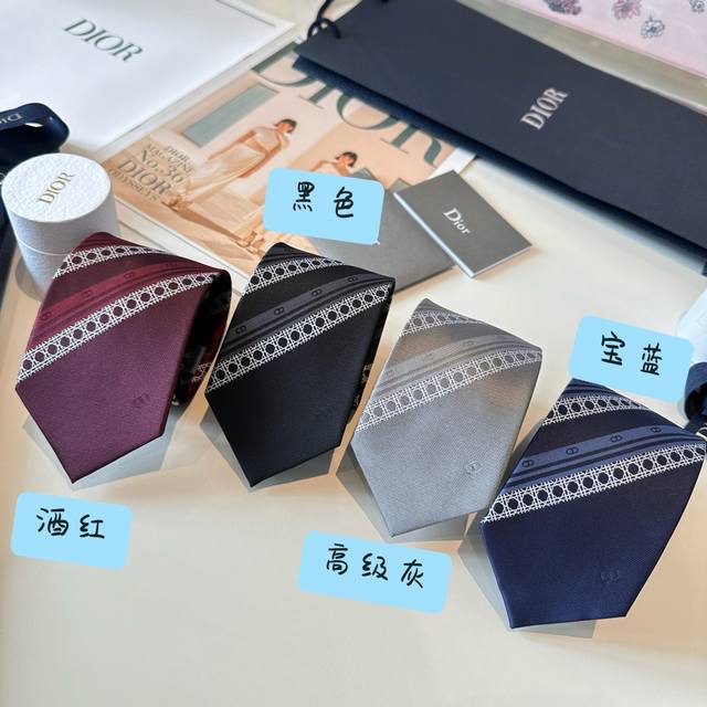 Giv*Chy's 2025 spring and summer new unisex short-sleeved T-shirts inject new fa