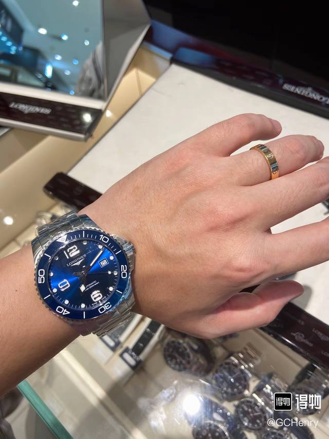 一表一卡，三码合一 Tw浪琴康卡斯水中霸主，荣耀降临。劈波斩浪，勇往直前。Tw出品，必属精品。 表壳 腕表尺寸41X12Mm。316L精钢壳套完美无瑕，打磨工艺