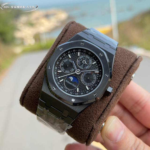 图解Bbs版本的细节』Bbs 爱彼 皇家橡树系列 ，复杂功能万年历腕表。型号：26574St.Oo.1220St.03业内唯一实现原版功能。 贵族钟表 爱彼皇家