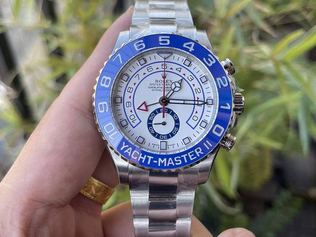 实拍：重磅推出 游艇名仕型Ii 44Mm大尺寸，延伸了游艇系列的另一种选择！独特的个性表圈，推出矫色型Ym Ii将潜航者校色技术应用在最新的Ym Ii上字圈内部