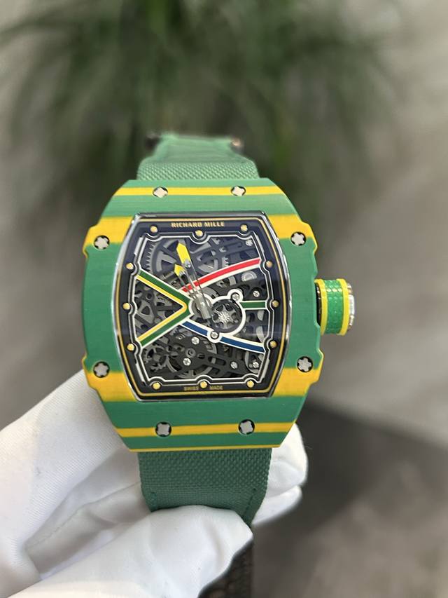 独家实拍图 理查德米勒系列 Rm67-02 Wayde Van 直径：38.7×47.52Mm 瑞士机芯 ，黄色树脂加碳纤维 Richard Miller Sw