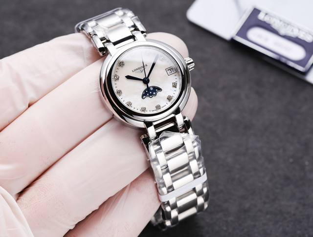 千呼万唤开模版 台湾厂新作仿真度性最高的 浪琴心月系列L8.115.4.71.6 月相腕表，优雅而至。典雅别致的外观，与一致的月相功能。日月交替新一天又开始了！